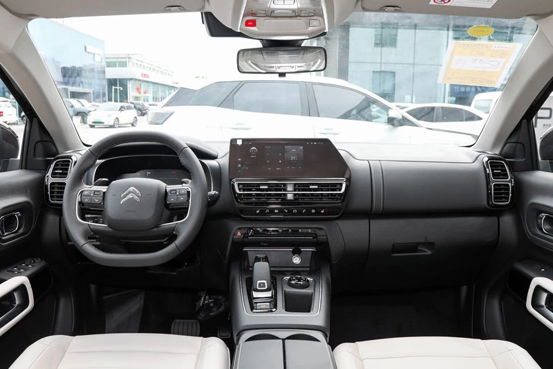 SUV hạng C công suất 211 mã lực, giá hơn 540 triệu đồng - Hình 4
