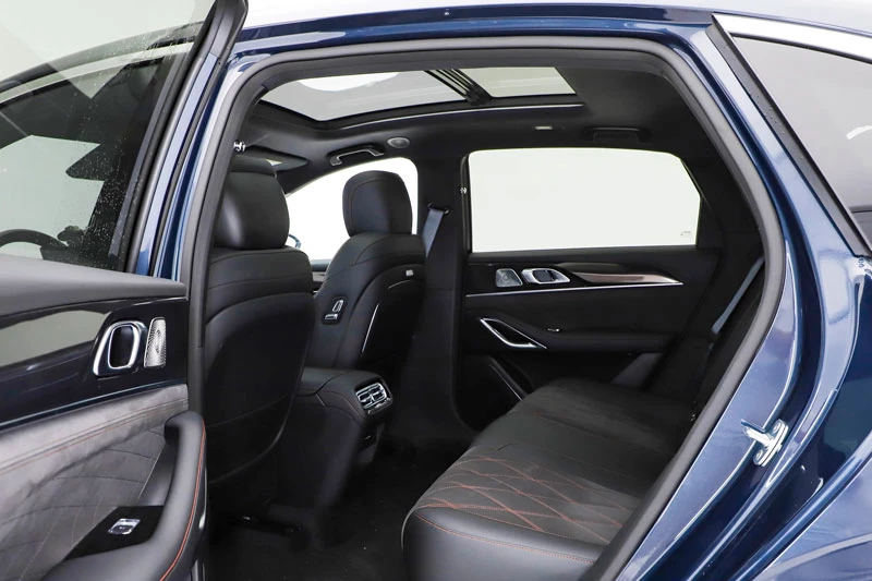 Xe sedan hạng D siêu tiết kiệm xăng, trang bị ấn tượng, giá chưa tới 500 triệu đồng - Hình 6