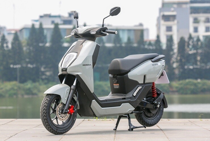 Bất chấp tháng
