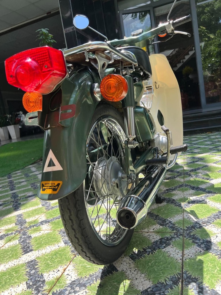 Honda Cub 81/70cc đời 1980 giá đắt 420 triệu đồng gây sốt - 9