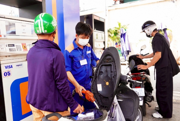 Giá xăng dầu trưa nay 29/7: Xăng E10 giảm gần 10.000 đồng, RON 92 rất gần đáy 19.000 đồng/lít, giá đầy bình ô tô Honda ảnh 1