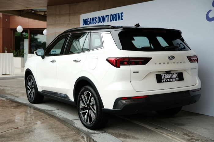 ford-territory-hybrid-platinum-3