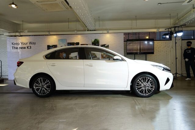 So sánh Kia K3 và Mazda 3: Đâu là sự lựa chọn tốt?