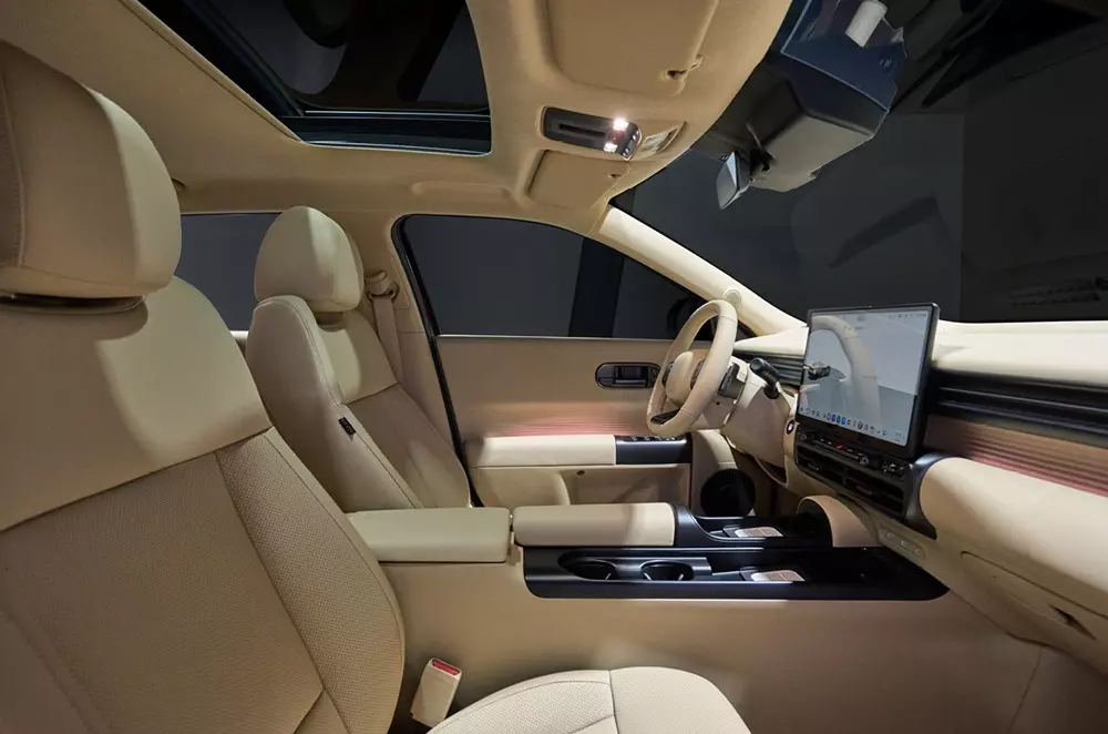 Hyundai Elantra 2027 bản cao cấp dùng màn hình thông tin giải trí 14,6 inch.