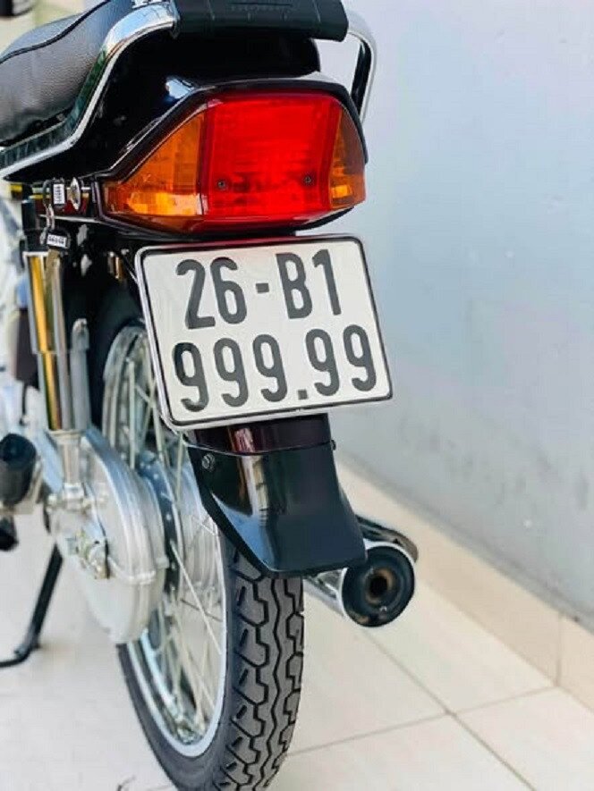 Honda Dream Việt 13 năm tuổi biển ngũ quý 9 được chào giá 245 triệu đồng - 6