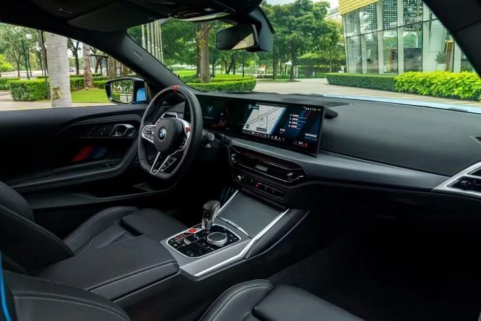 Cận cảnh BMW M2 giá gần 4,1 tỷ đồng vừa ra mắt thị trường Việt Nam - Hình 3