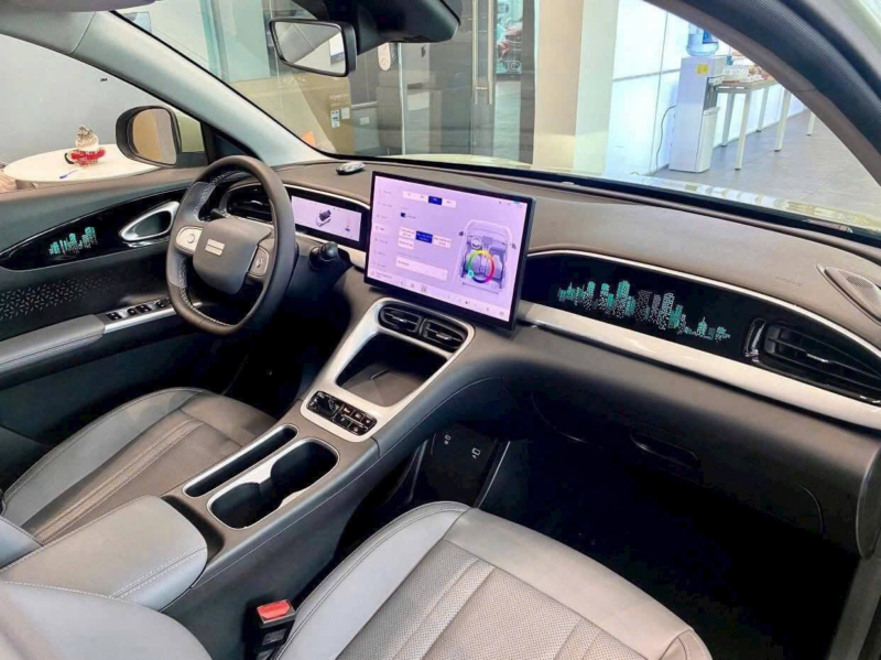 Cùng giá 499 triệu đồng nên mua Geely EX2 Max hay BYD Dolphi?