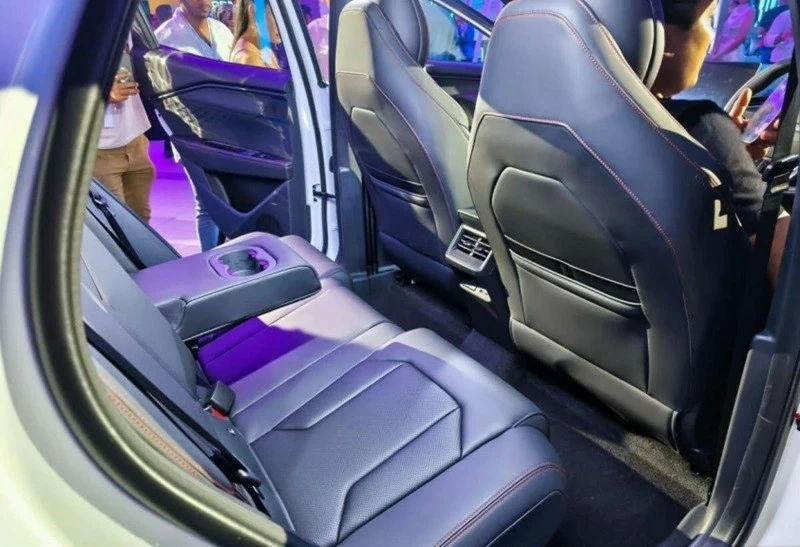 Omoda 4 EV còn được tích hợp nền tảng AI Smart Cockpit.
