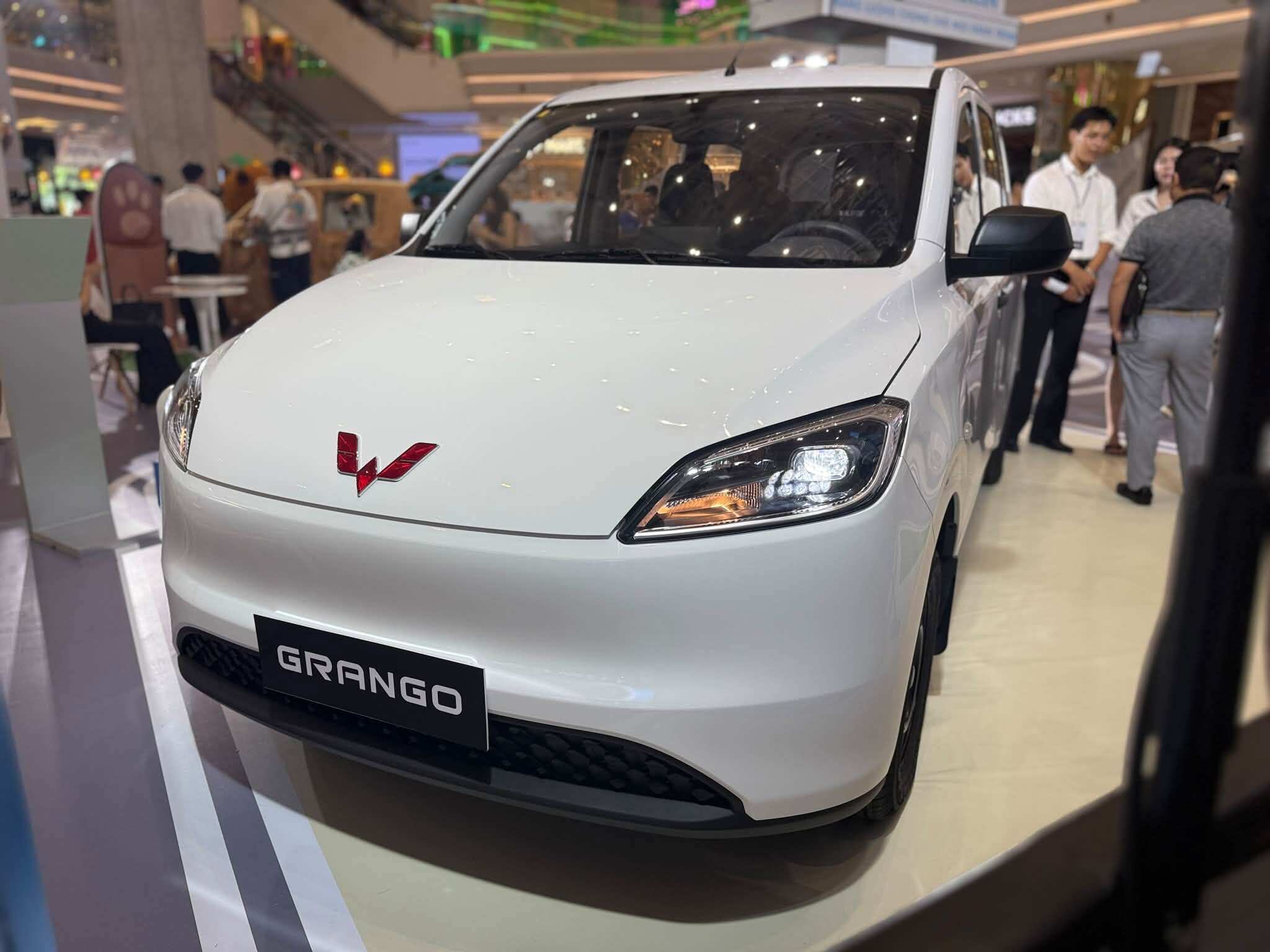 Wuling Grango là mẫu xe MPV điện 7 chỗ hướng đến hoạt động vận tải hành khách và kinh doanh dịch vụ.