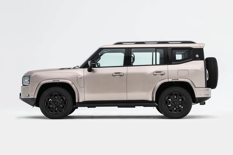 SUV địa hình công suất 782 mã lực, giá gần 600 triệu đồng - Hình 4