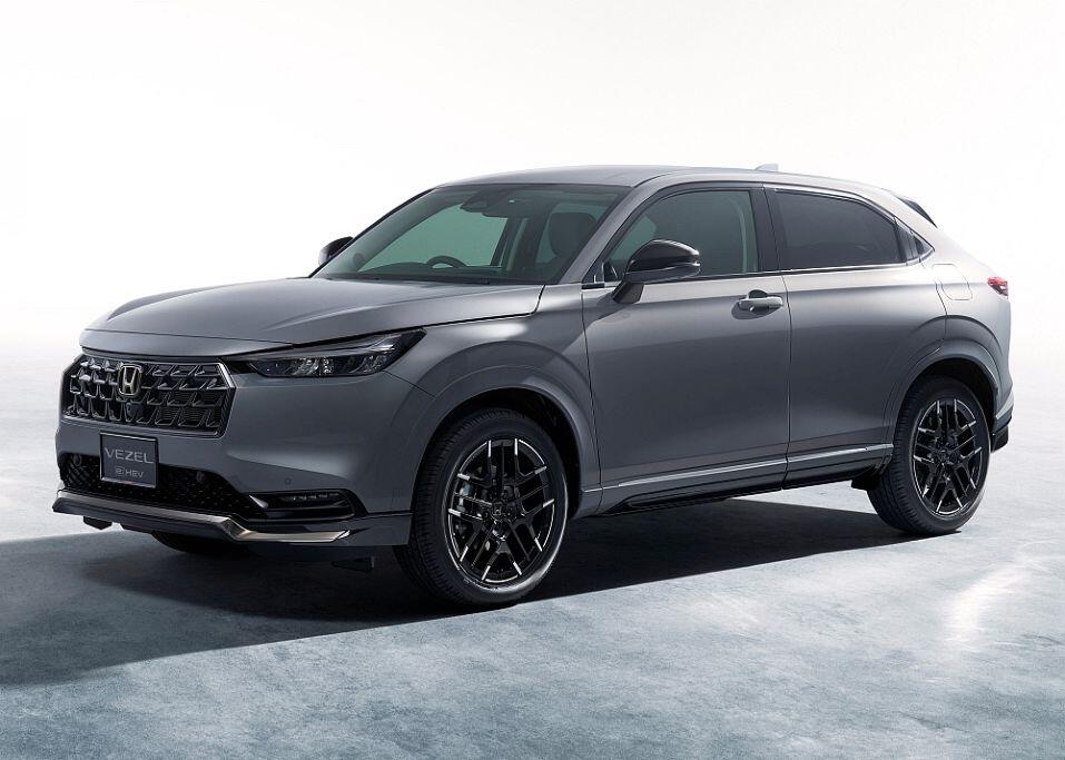 Honda còn giới thiệu gói phụ kiện Black Sport Style tại hệ thống đại lý.
