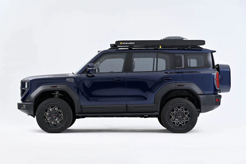 SUV địa hình dài hơn 5,1 mét, mạnh 831 mã lực, giá gần 1,4 tỷ đồng - Hình 4